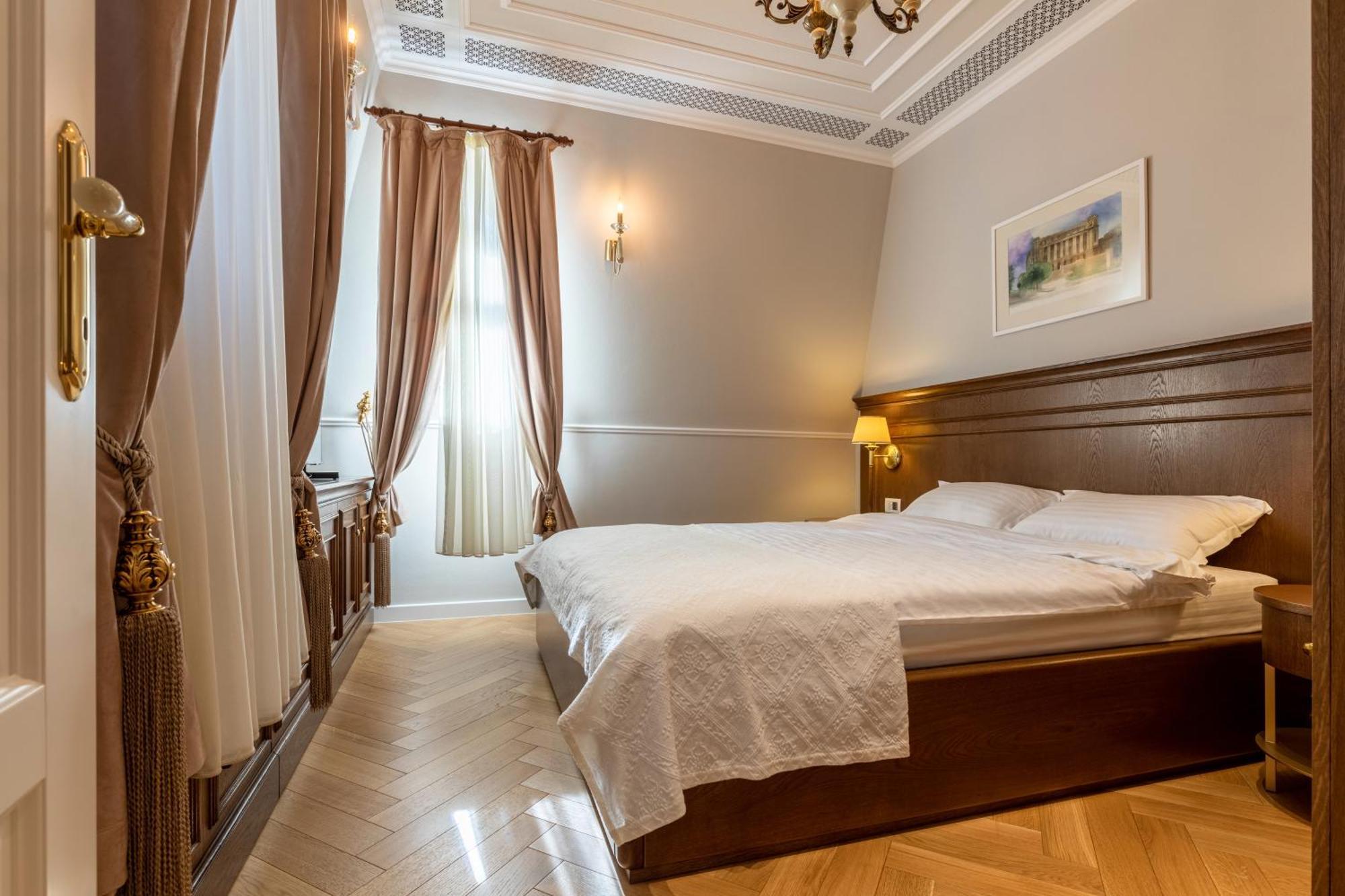 Templum Clava Hotel บูคาเรสต์ ภายนอก รูปภาพ